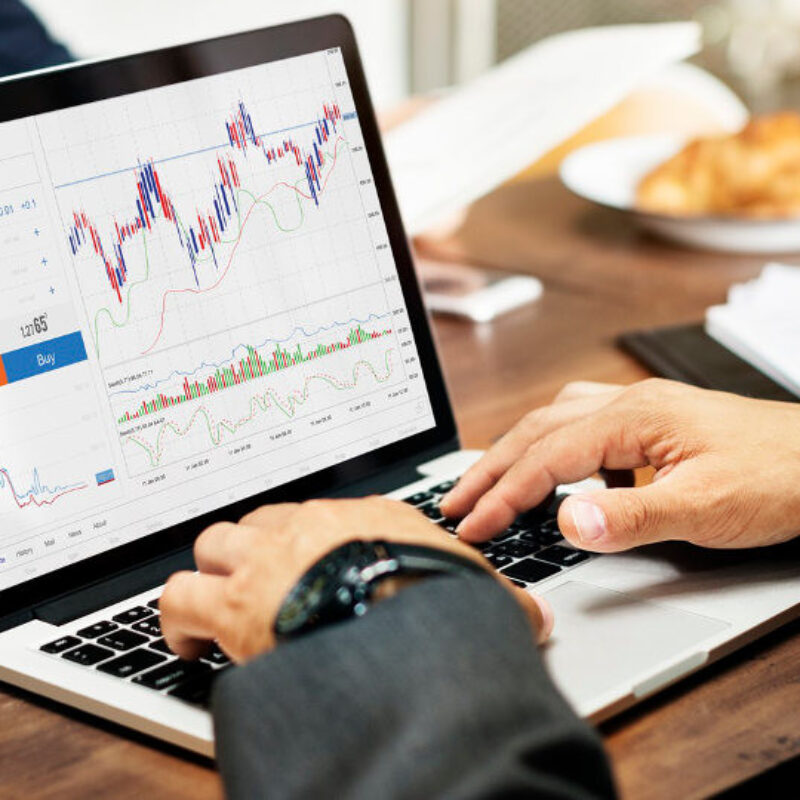 US CPI Beats Expectations: Inflation Remains Hot, US Dollar Strengthens Sharply While Euro Falls on Forex Markets